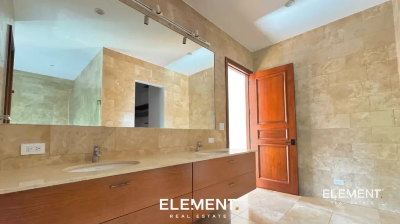 Apartamento en renta - Via Siete Zona 10 — Apartamento en Alquiler en Via Siete, Zona 10, Guatemala, Ciudad — foto 2 de 10
