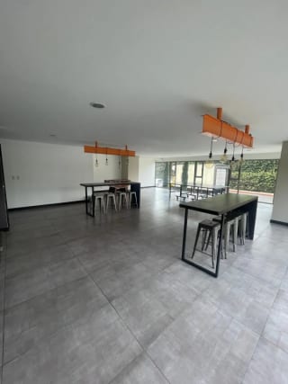 APARTAMENTO CON TERRAZA Y BALCON EN RENTA EN ZONA 10 EDIFICIO VERONA 3 HABITACIONES — Apartamento en Alquiler en Zona 10, Guatemala, Ciudad — miniatura 4 de 17