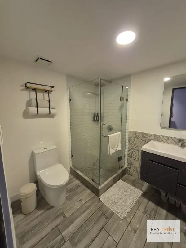 APARTAMENTO AMUEBLADO Y EQUIPADO EN EL CORAZON DE ZONA 4 — Apartamento en Alquiler en Zona 4, Guatemala, Ciudad — foto 6 de 7