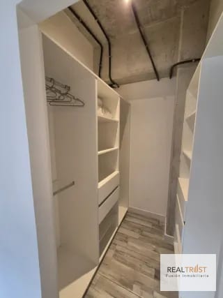 APARTAMENTO AMUEBLADO Y EQUIPADO  EN EL CORAZON DE ZONA 4 — Apartamento en Alquiler en Zona 4, Guatemala, Ciudad — miniatura 3 de 7