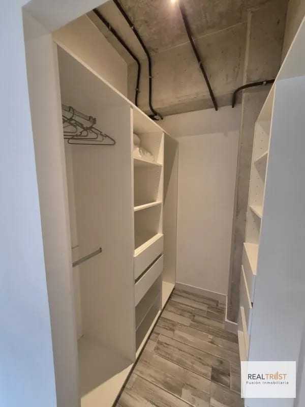 APARTAMENTO AMUEBLADO Y EQUIPADO EN EL CORAZON DE ZONA 4 — Apartamento en Alquiler en Zona 4, Guatemala, Ciudad — foto 3 de 7