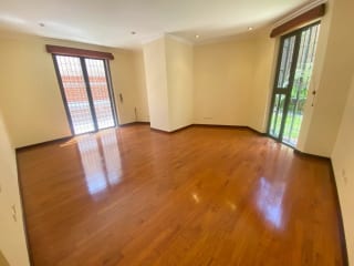 APARTAMENTO CON JARDÍN PRIVADO EN ZONA 14 – PLENUM CATORCE 100 M² DE JARDÍN — Apartamento en Alquiler en Zona 14, Guatemala, Ciudad — miniatura 3 de 8