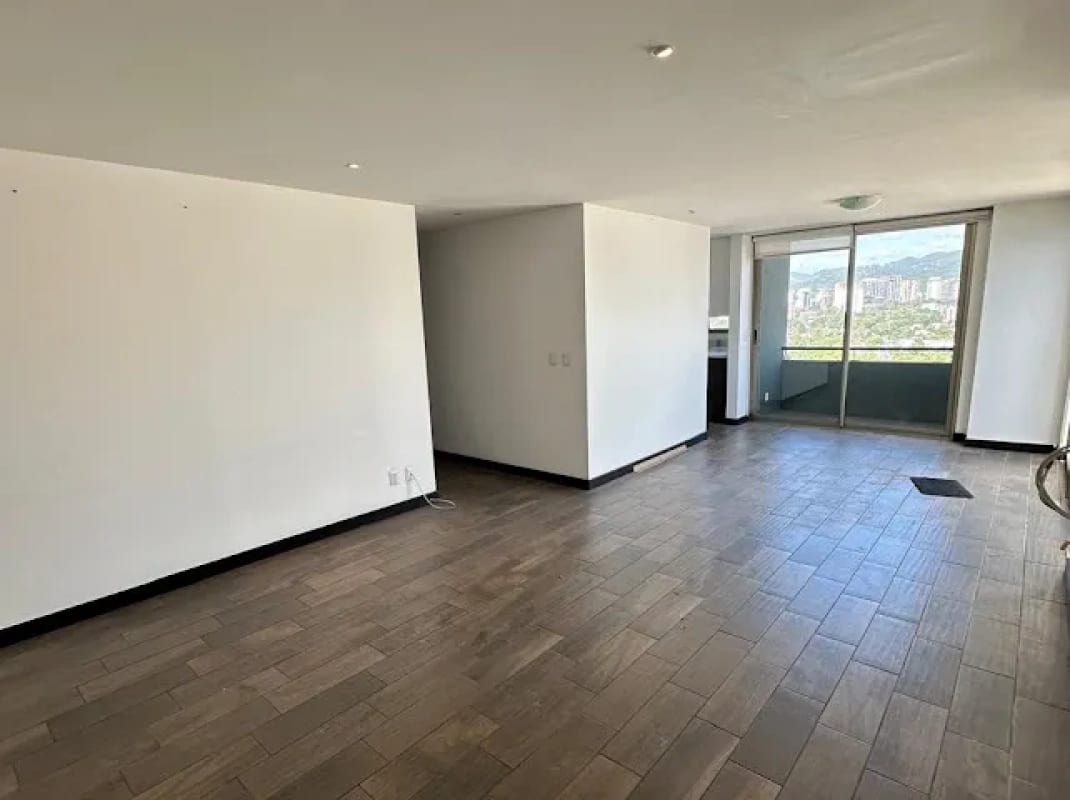 Apartamento en RENTA zona 10 — Apartamento en Alquiler en Verona, Zona 10, Guatemala, Ciudad — foto 4 de 13