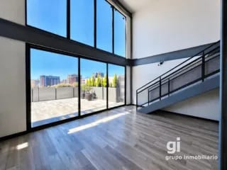 PH industrial, con una gran terraza en renta en zona 14 — Apartamento en Alquiler en Zona 14, Guatemala, Ciudad — miniatura 1 de 13
