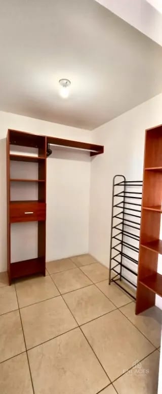 Zona 11 • Apartamento Amueblado en Renta • Santa María de las Charcas — Apartamento en Alquiler en Santa María de Las Charcas, Zona 11, Guatemala, Ciudad — miniatura 3 de 9