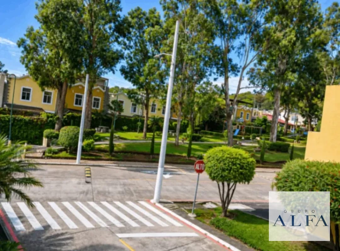 CASA TIPO TOWN HOUSE EN VENTA ALTOS DEL ENCINAL, ZONA 7 MIXCO — Casa en Venta en El Encinal, Zona 7 Mixco, Guatemala, Ciudad — foto 3 de 9