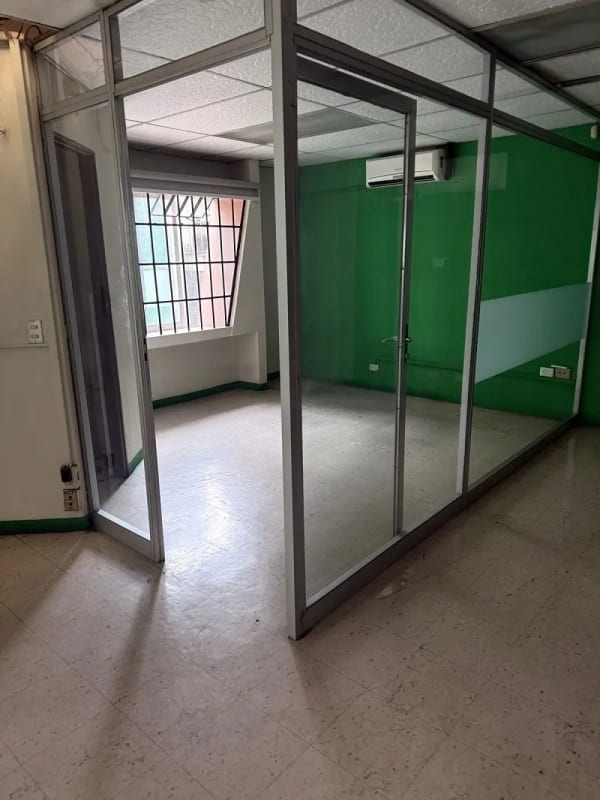 Venta o Alquiler de Bodega en Ciudad San Cristobal en Granjas — Bodega / Ofibodega en Venta en Zona 8 Mixco, Guatemala, Ciudad — foto 5 de 8