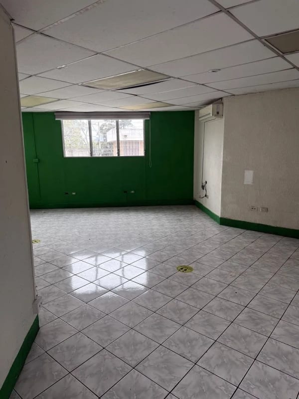 Venta o Alquiler de Bodega en Ciudad San Cristobal en Granjas — Bodega / Ofibodega en Venta en Zona 8 Mixco, Guatemala, Ciudad — foto 4 de 8