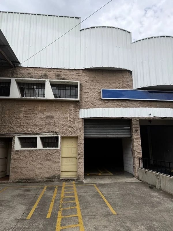 Venta o Alquiler de Bodega en Ciudad San Cristobal en Granjas — Bodega / Ofibodega en Venta en Zona 8 Mixco, Guatemala, Ciudad — foto 3 de 8