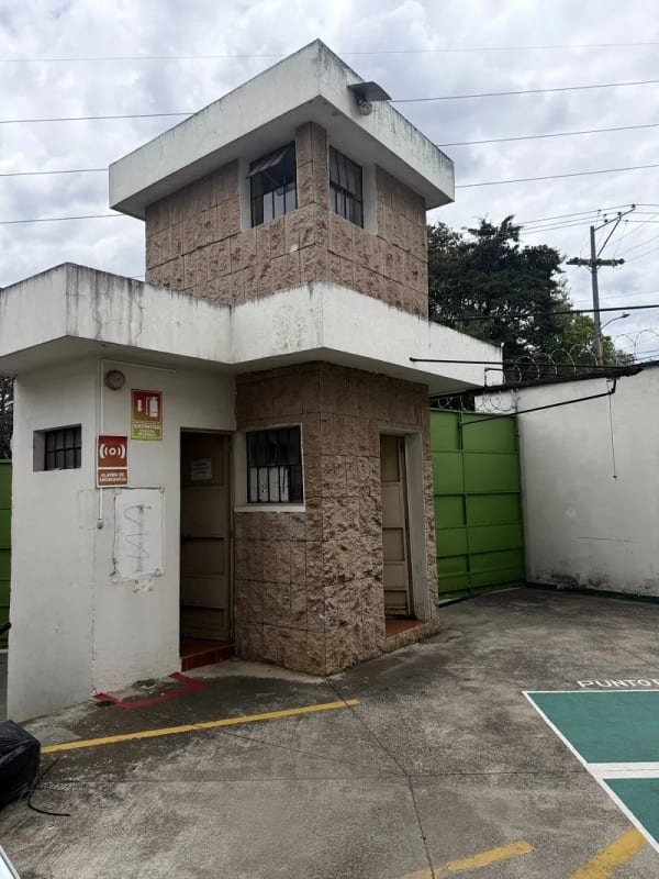 Venta o Alquiler de Bodega en Ciudad San Cristobal en Granjas — Bodega / Ofibodega en Venta en Zona 8 Mixco, Guatemala, Ciudad — foto 2 de 8