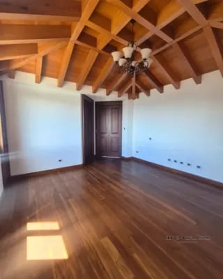 PENTHOUSE EN RENTA EN ZONA 14 CON DOS NIVELES Y TERRAZA — Apartamento en Alquiler en Zona 14, Guatemala, Ciudad — miniatura 2 de 11