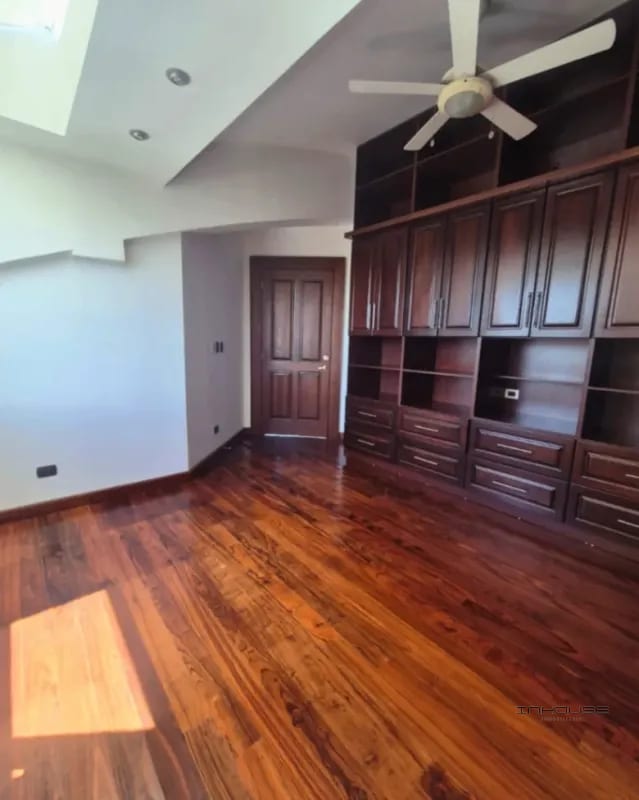 PENTHOUSE EN RENTA EN ZONA 14 CON DOS NIVELES Y TERRAZA — Apartamento en Alquiler en Zona 14, Guatemala, Ciudad — foto 8 de 11