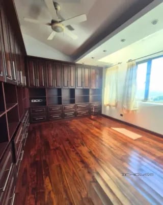 PENTHOUSE EN RENTA EN ZONA 14 CON DOS NIVELES Y TERRAZA — Apartamento en Alquiler en Zona 14, Guatemala, Ciudad — miniatura 9 de 11