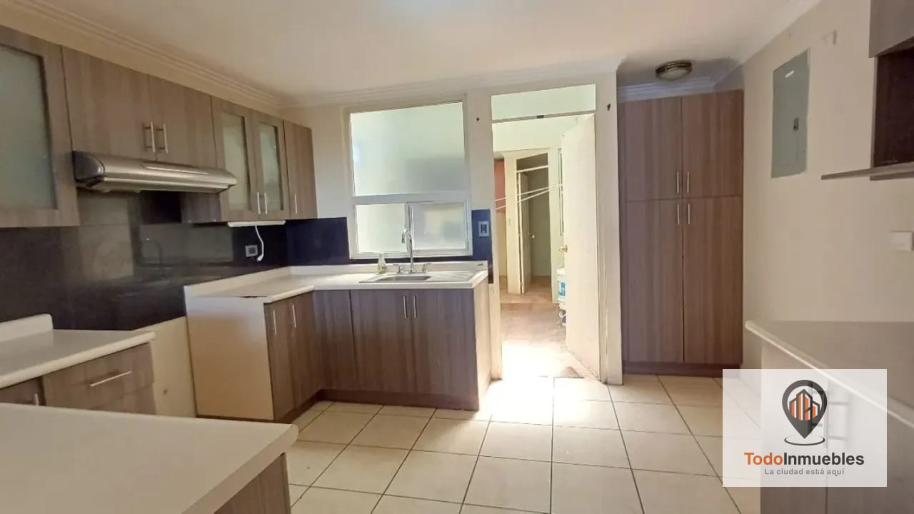 Casa en Renta en Villas de Doña Marina km 16.5 CES — Casa en Alquiler en Carretera a El Salvador, Guatemala, Ciudad — foto 3 de 17