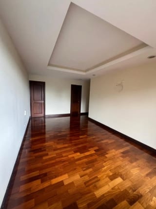 Apartamento en Renta | Santa María | Zona 10 | Amplio y ubicación privilegiada — Apartamento en Alquiler en Santa María, Zona 10, Guatemala, Ciudad — miniatura 1 de 8