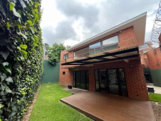CASA VENTA A PASOS DE MINUTO MUXBAL CONDOMINIO EL CARMEN, 390 MTS2, 4 DORMITORIOS CASA UNO CON SU BAÑO, CERCA COLEGIO MONTESSORI $525,000 — Casa en Venta en Muxbal, Guatemala, Ciudad — miniatura 1 de 13