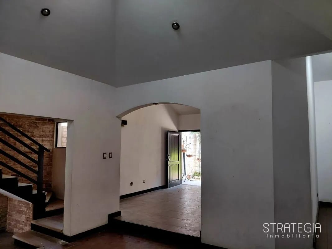 Vendo Hermosa Casa zona 16 — Casa en Venta en Zona 16, Guatemala, Ciudad — foto 4 de 9
