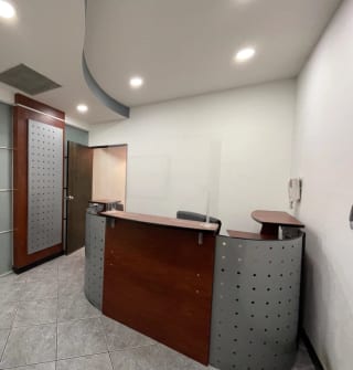 EUROPLAZA Z14, OFICINA RENTA 160 MTS2, 5 ESPACIOS TABICADOS, 2 BAÑOS, 2 PARQUEOS $2,500 + IVA — Oficina en Alquiler en Europlaza, Zona 14, Guatemala, Ciudad — miniatura 3 de 5