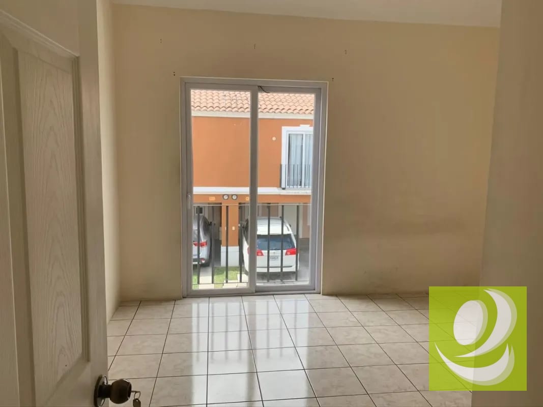 VENDO CASA EN CONDADO CATALINA — Casa en Venta en Condado Catalina, Villa Nueva, Guatemala, Ciudad — foto 2 de 6