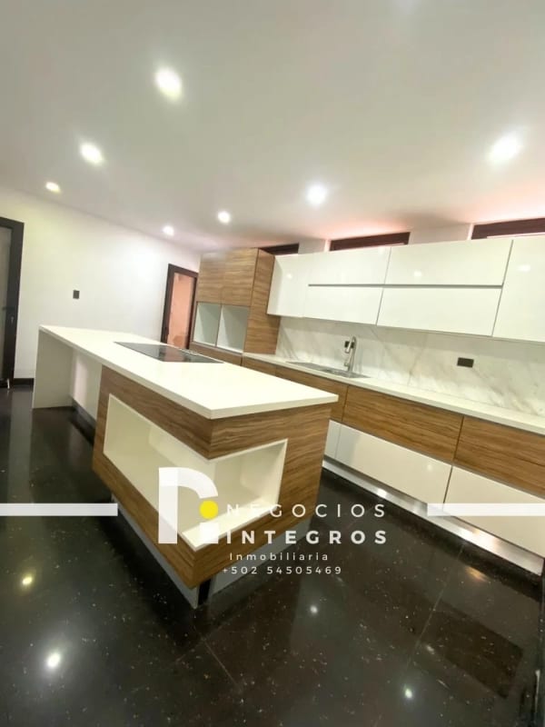 CASA EN RENTA DE 5 HABITACIONES EN ZONA 10 DENTRO DE GARITA — Casa en Alquiler en Zona 10, Guatemala, Ciudad — foto 4 de 15