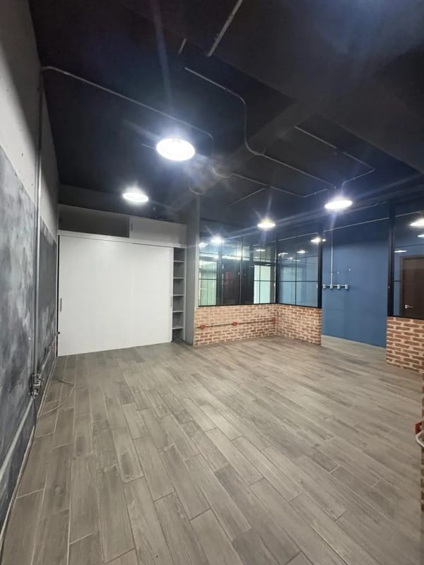 VENDO OFICINA EN EDIFICIO PIALE ZONA 10 CON JARDÍN — Oficina en Venta en Pialé, Zona 10, Guatemala, Ciudad — foto 13 de 15