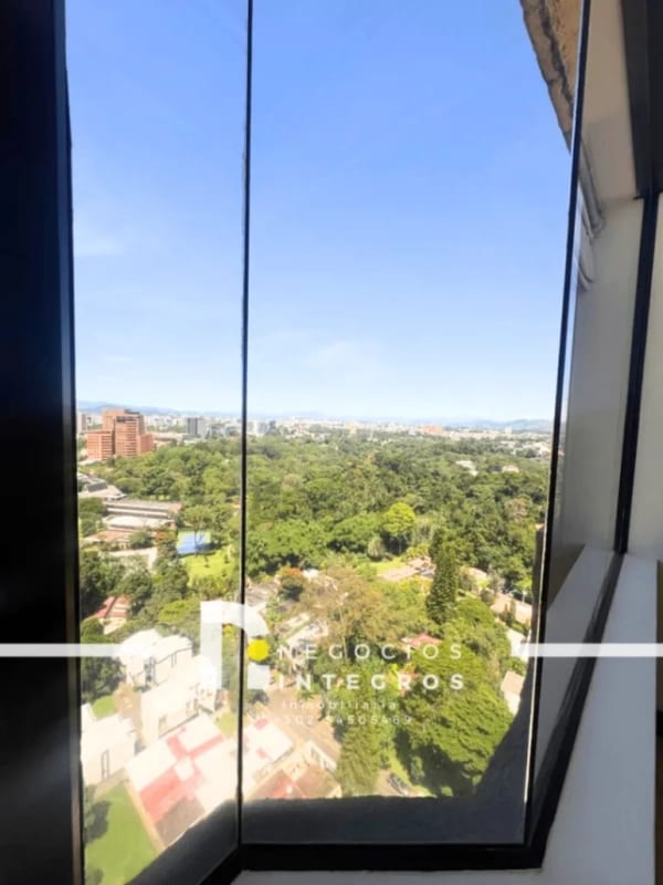 APARTAMENTO EN MILENIA ZONA 10 – 2 HAB + ESTUDIO, NIVEL ALTO — Apartamento en Alquiler en Milenia, Zona 10, Guatemala, Ciudad — foto 3 de 16