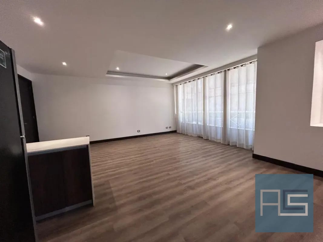Amplio apartamento en renta de 2 hab en zona 10 — Apartamento en Alquiler en Zona 10, Guatemala, Ciudad — foto 2 de 17