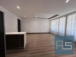 Amplio apartamento en renta de 2 hab en zona 10 — Apartamento en Alquiler en Zona 10, Guatemala, Ciudad — miniatura 3 de 17