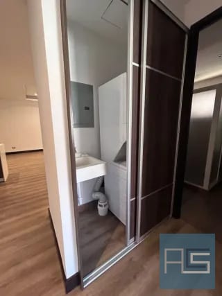Amplio apartamento en renta de 2 hab en zona 10 — Apartamento en Alquiler en Zona 10, Guatemala, Ciudad — miniatura 7 de 17