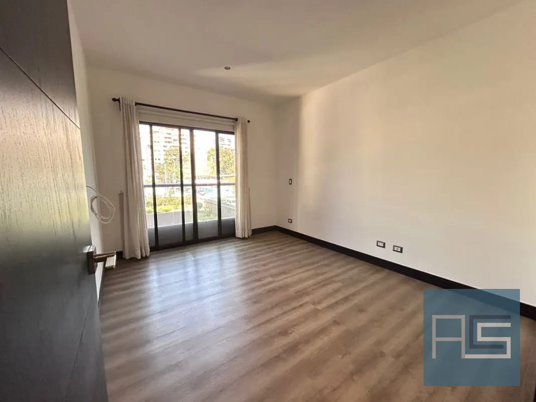Amplio apartamento en renta de 2 hab en zona 10 — Apartamento en Alquiler en Zona 10, Guatemala, Ciudad — foto 8 de 17