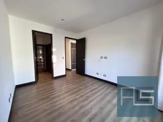 Amplio apartamento en renta de 2 hab en zona 10 — Apartamento en Alquiler en Zona 10, Guatemala, Ciudad — miniatura 9 de 17