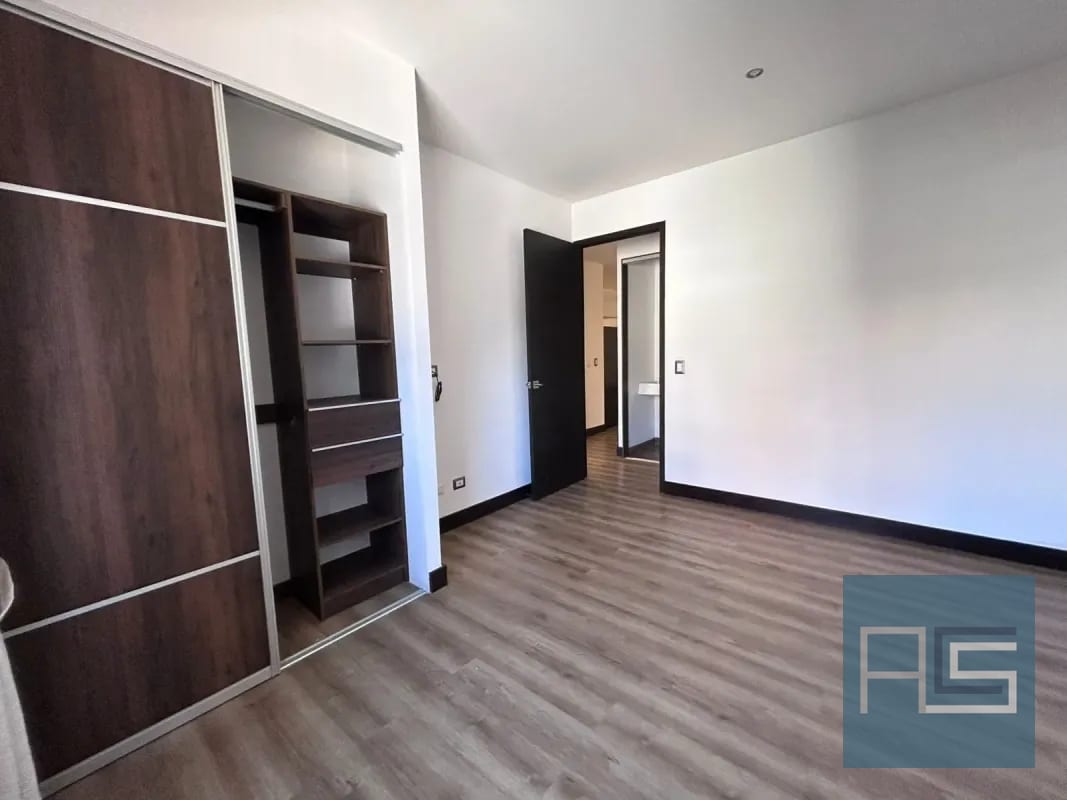 Amplio apartamento en renta de 2 hab en zona 10 — Apartamento en Alquiler en Zona 10, Guatemala, Ciudad — foto 13 de 17