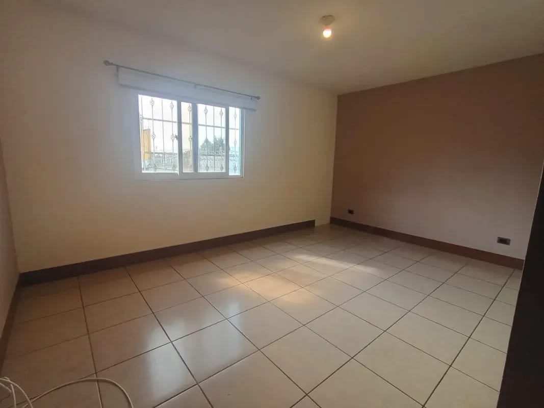 Casa en venta en Hacienda Real zona 16🏠✨ — Casa en Venta en Zona 16, Guatemala, Ciudad — foto 11 de 16