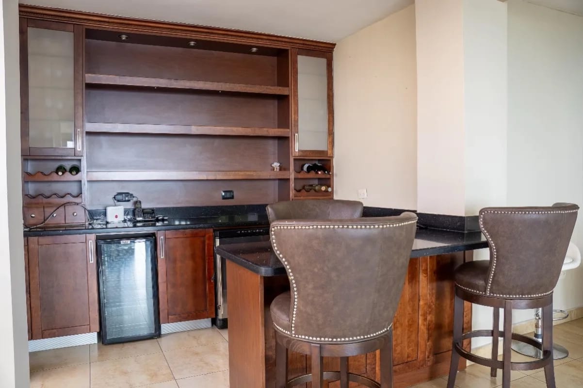 VENDO CASA EN LAS NUBES KM.11.5 CAES CON PISCINA — Casa en Venta en Carretera a El Salvador, Guatemala, Ciudad — foto 3 de 17
