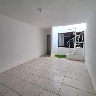 VENDO AMPLIA CASA CON APARTAMENTO, LOS MANANTIALES — Casa en Venta en Carretera a El Salvador, Guatemala, Ciudad — miniatura 7 de 17