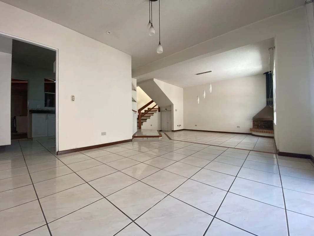 ALQUILO AMPLIA CASA EN MONTE AZUL Z.13 — Casa en Alquiler en Monte Azul, Zona 13, Guatemala, Ciudad — foto 16 de 17