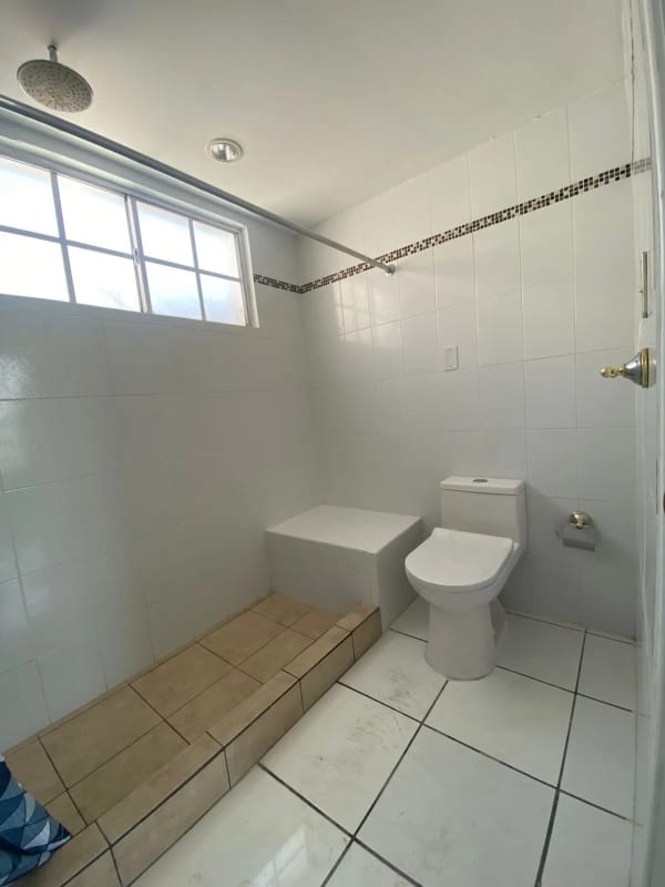 ALQUILO AMPLIA CASA EN MONTE AZUL Z.13 — Casa en Alquiler en Monte Azul, Zona 13, Guatemala, Ciudad — foto 4 de 17