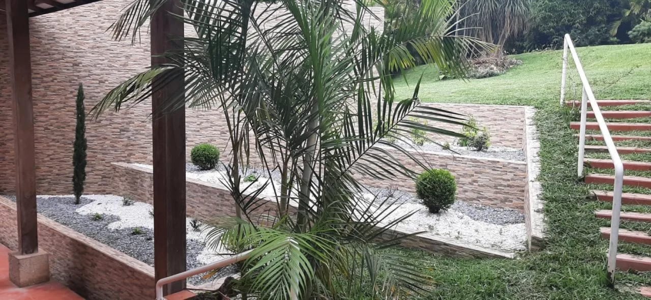 ALQUILO LINDA CASA CON JARDIN AMPLIO ZONA 13 ELGIN — Casa en Alquiler en Zona 13, Guatemala, Ciudad — foto 9 de 11
