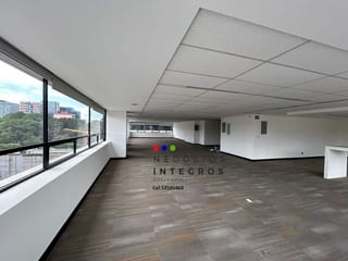 ALQUILO/VENDO OFICINA EN ZONA 10 - EDIFICIO CENTRO EMPRESARIAL — Oficina en Alquiler en Centro Empresarial, Zona 10, Guatemala, Ciudad — miniatura 4 de 10