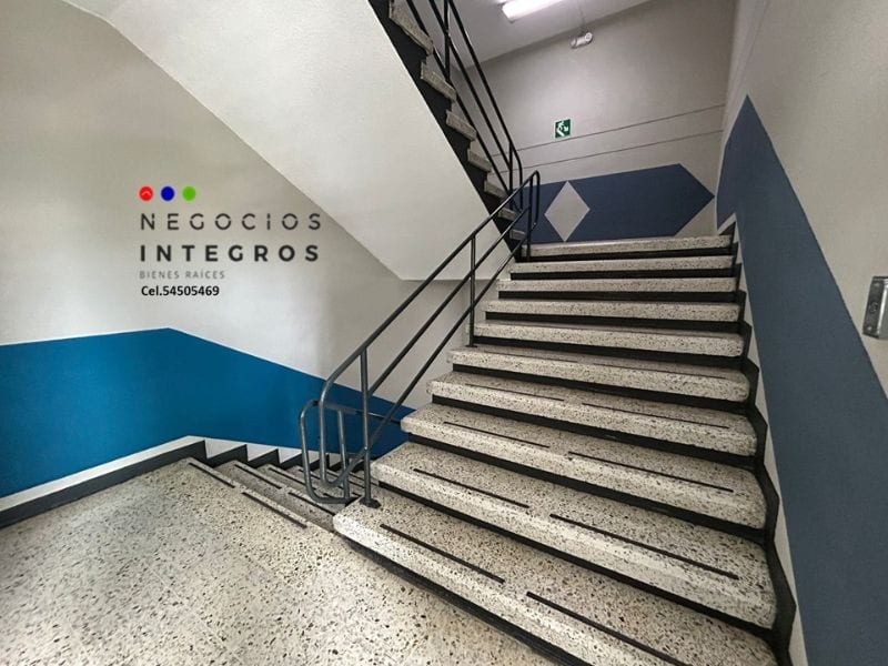 ALQUILO/VENDO OFICINA EN ZONA 10 - EDIFICIO CENTRO EMPRESARIAL — Oficina en Alquiler en Centro Empresarial, Zona 10, Guatemala, Ciudad — foto 3 de 10
