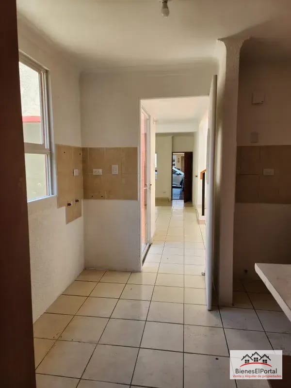 🚨🏡 ¡BAJÓ DE PRECIO! Casa en Mirador de San Cristóbal 2 Mixco — Casa en Venta en Zona 8 Mixco, Guatemala, Ciudad — foto 8 de 9