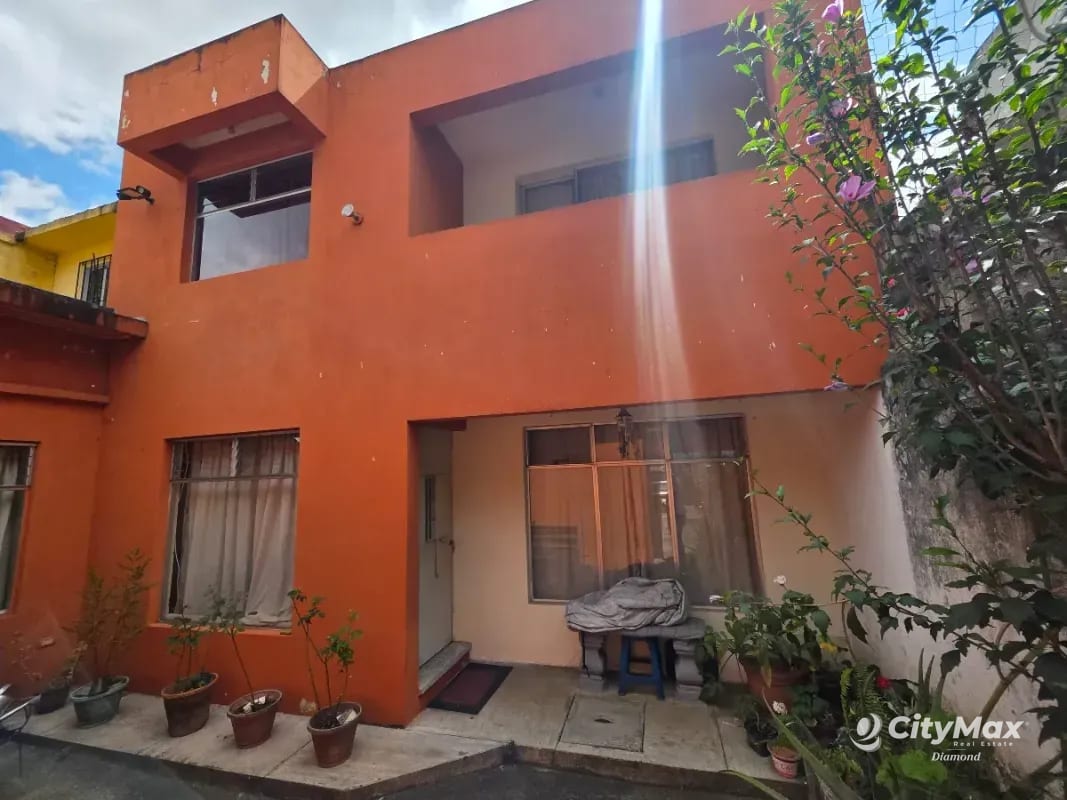 Casa en Venta con Apartamento y Locales en Zona 2 Mixco — Casa en Venta en Zona 2 Mixco, Guatemala, Ciudad — foto 1 de 10