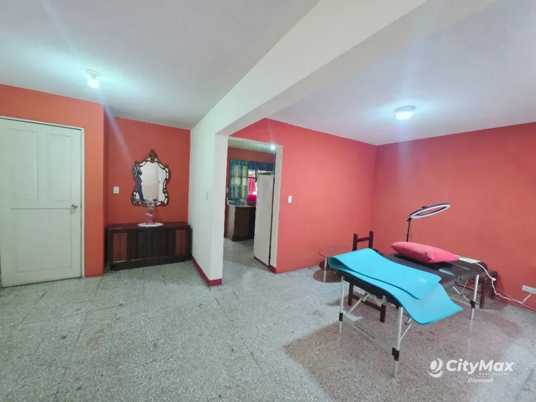 Casa en Venta con Apartamento y Locales en Zona 2 Mixco — Casa en Venta en Zona 2 Mixco, Guatemala, Ciudad — foto 6 de 10