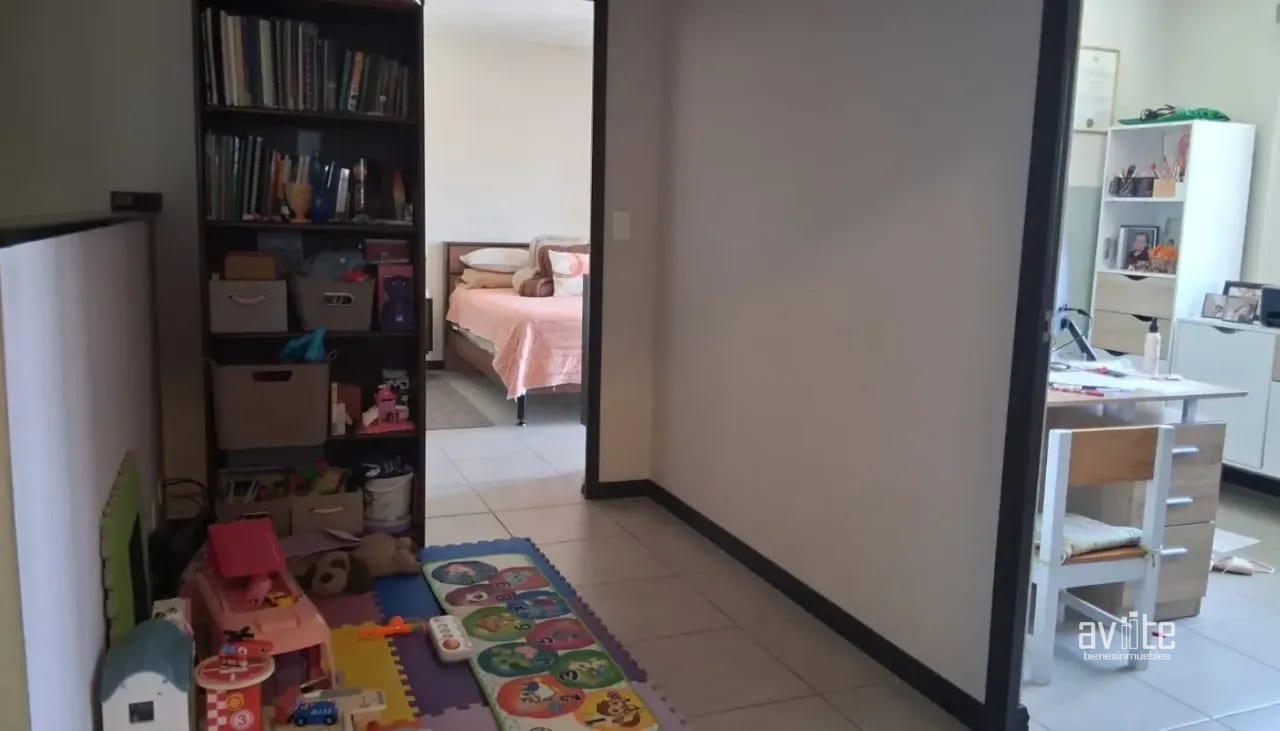 Condado Naranjo en Alameda Norte, Coruña.    Q1,750,000 negociables. — Apartamento en Venta en Condado Naranjo, Zona 4 Mixco, Guatemala, Ciudad — foto 6 de 9