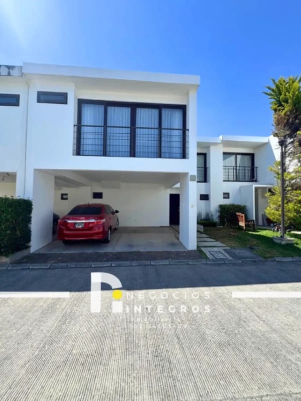 VENDO CASA EN SANTA CATARINA PINULA EN VERDE 360 PV — Casa en Venta en Santa Catarina Pinula, Guatemala, Ciudad — foto 1 de 17