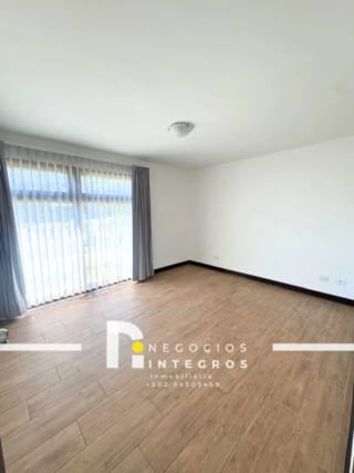 VENDO CASA EN SANTA CATARINA PINULA EN VERDE 360 PV — Casa en Venta en Santa Catarina Pinula, Guatemala, Ciudad — miniatura 6 de 17