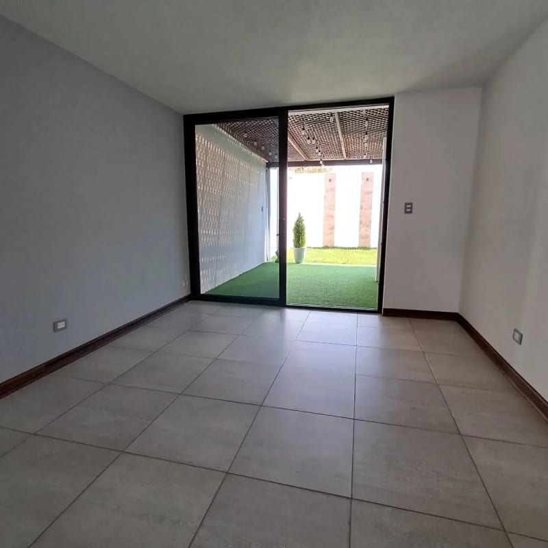 VENDO AMPLIA CASA CON APARTAMENTO, LOS MANANTIALES PV — Casa en Venta en Carretera a El Salvador, Guatemala, Ciudad — foto 17 de 17