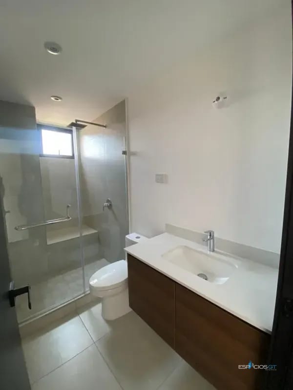 VENTA DE APARTAMENTO Z.10 2/D EDIFICIO IQ10 — Apartamento en Venta en Zona 10, Guatemala, Ciudad — foto 2 de 7