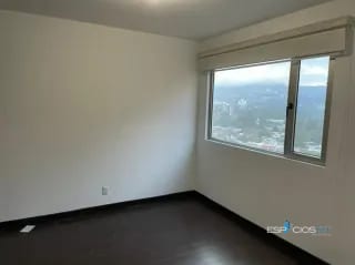 APARTAMENTO EN VENTA ZONA 14, NIVEL ALTO 4/D — Apartamento en Venta en Zona 14, Guatemala, Ciudad — miniatura 3 de 7