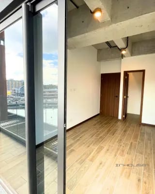 APARTAMENTO EN RENTA EN ZONA 4, SÉPTIMO. — Apartamento en Alquiler en Zona 4, Guatemala, Ciudad — miniatura 7 de 10